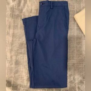 Very good used Southern Tide Boys Size 14 Leadhead Performance Pant in Navy.